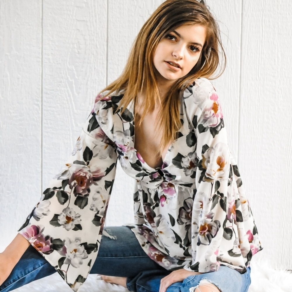 SOLD OUT  40057 Floral Keyhole Blouse - Picture 2 of 5